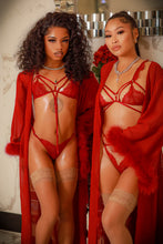Load image into Gallery viewer, Lady Luxxx feather robe
